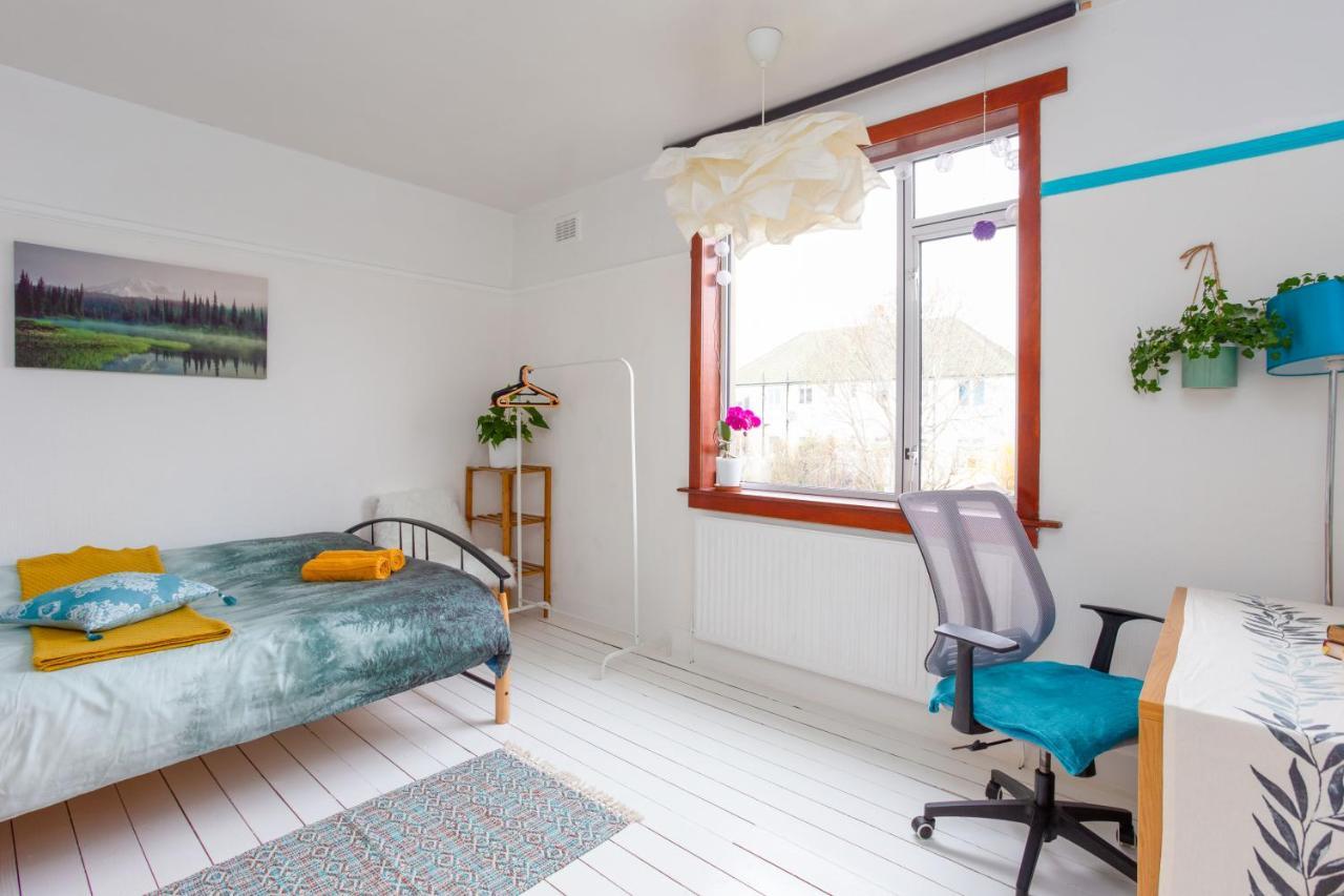 אדינבורו Bright & Spacious Double Room With Garden View- Close To Airport & City Centre מראה חיצוני תמונה