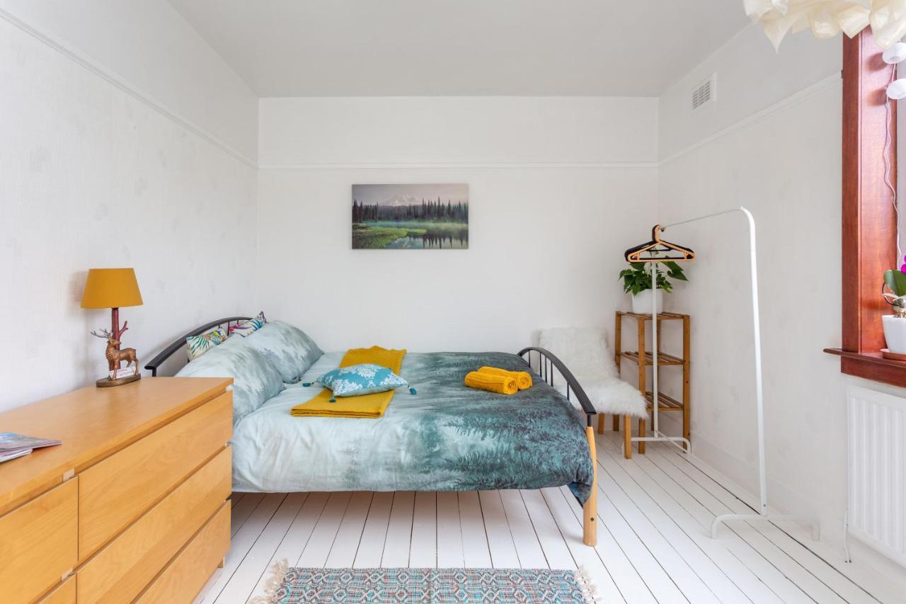 אדינבורו Bright & Spacious Double Room With Garden View- Close To Airport & City Centre מראה חיצוני תמונה